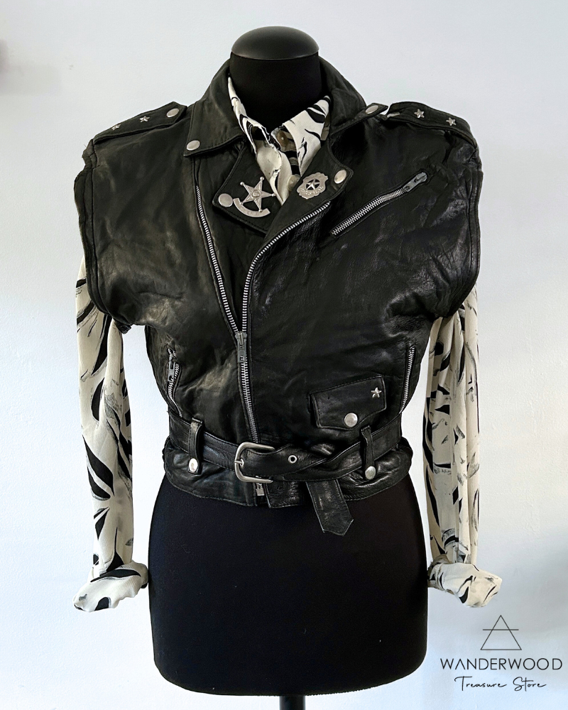 vintage leren biker gilet bij WanderWood