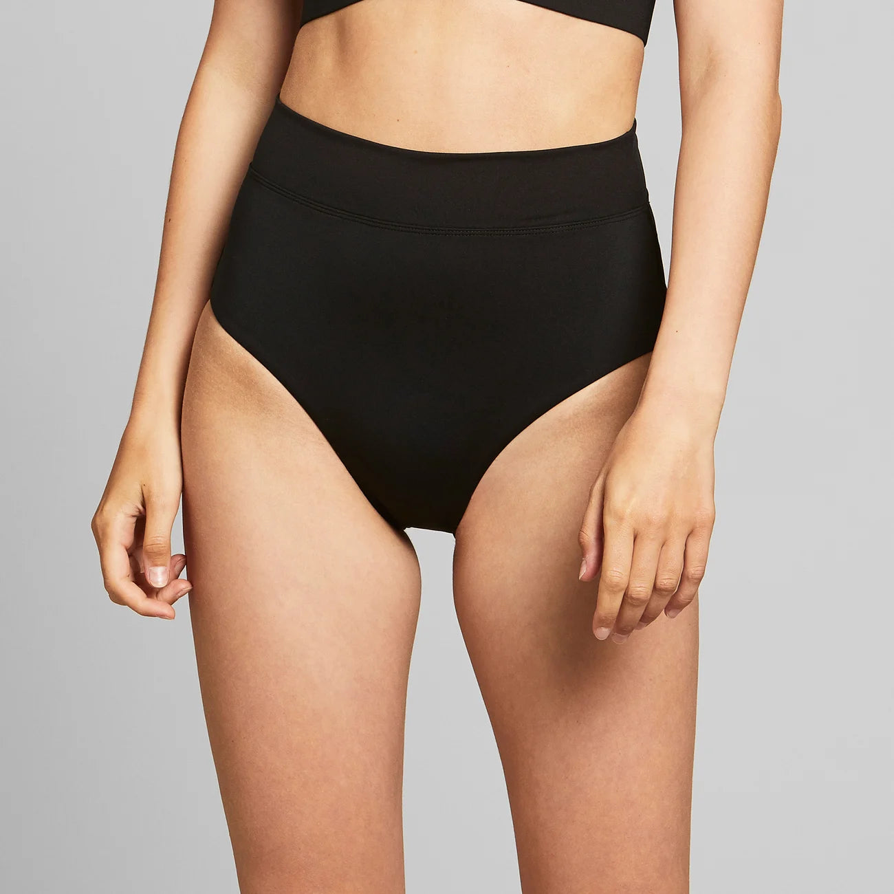 bikini broek Slite Black Dedicated bij WanderWood