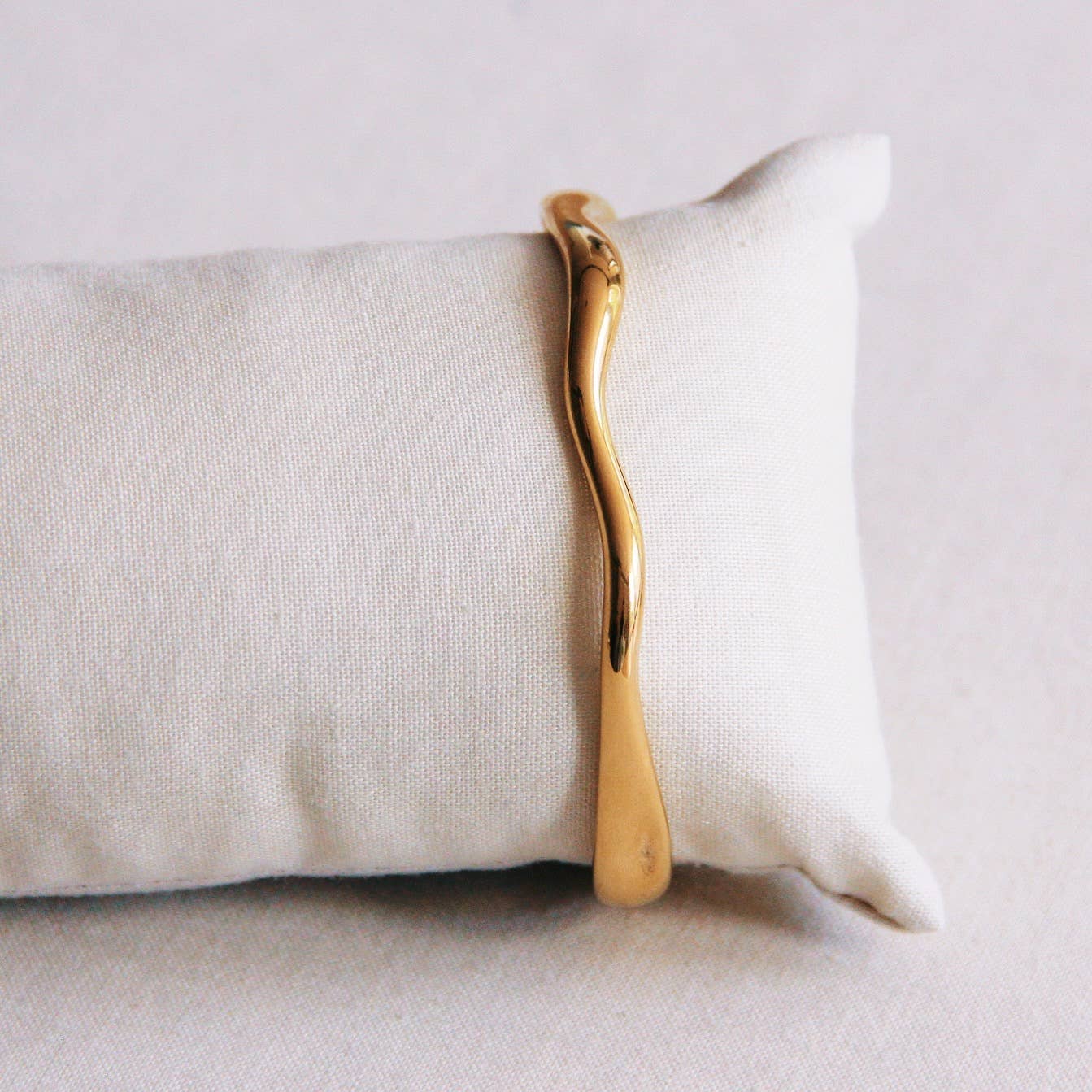 Bangle Armband Wave Small - Goud - WanderWood