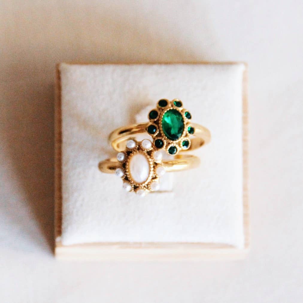 Stainless steel vintage ring with pearl stones - gold - WanderWood