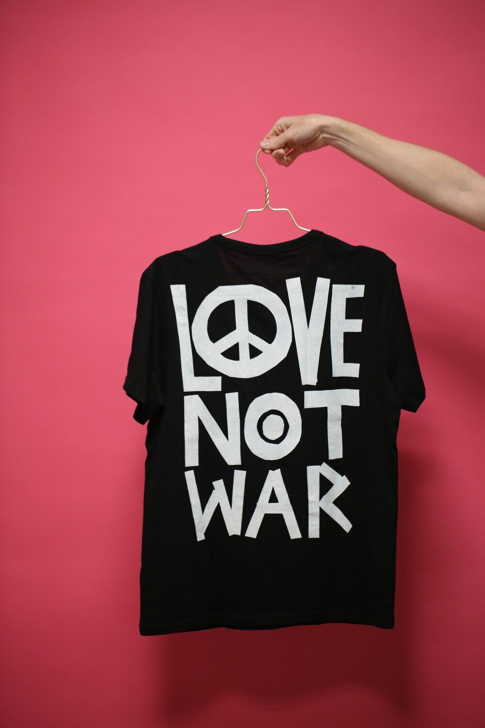 Actie: LOVE NOT WAR