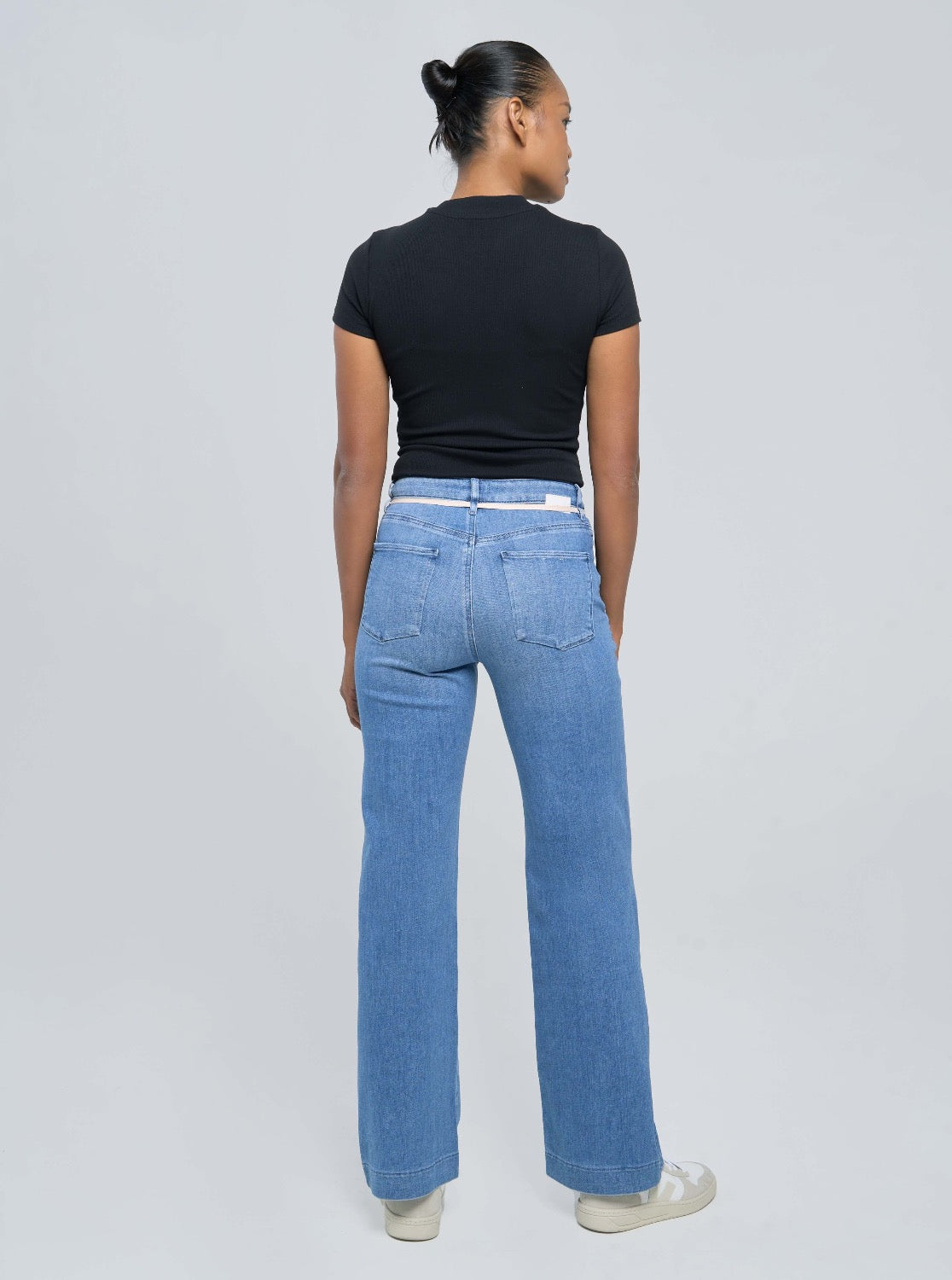 achterkant van flared jeans Dew van het merk Dawn Denim