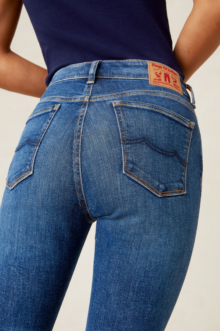 detail achterzakken jeans Juno