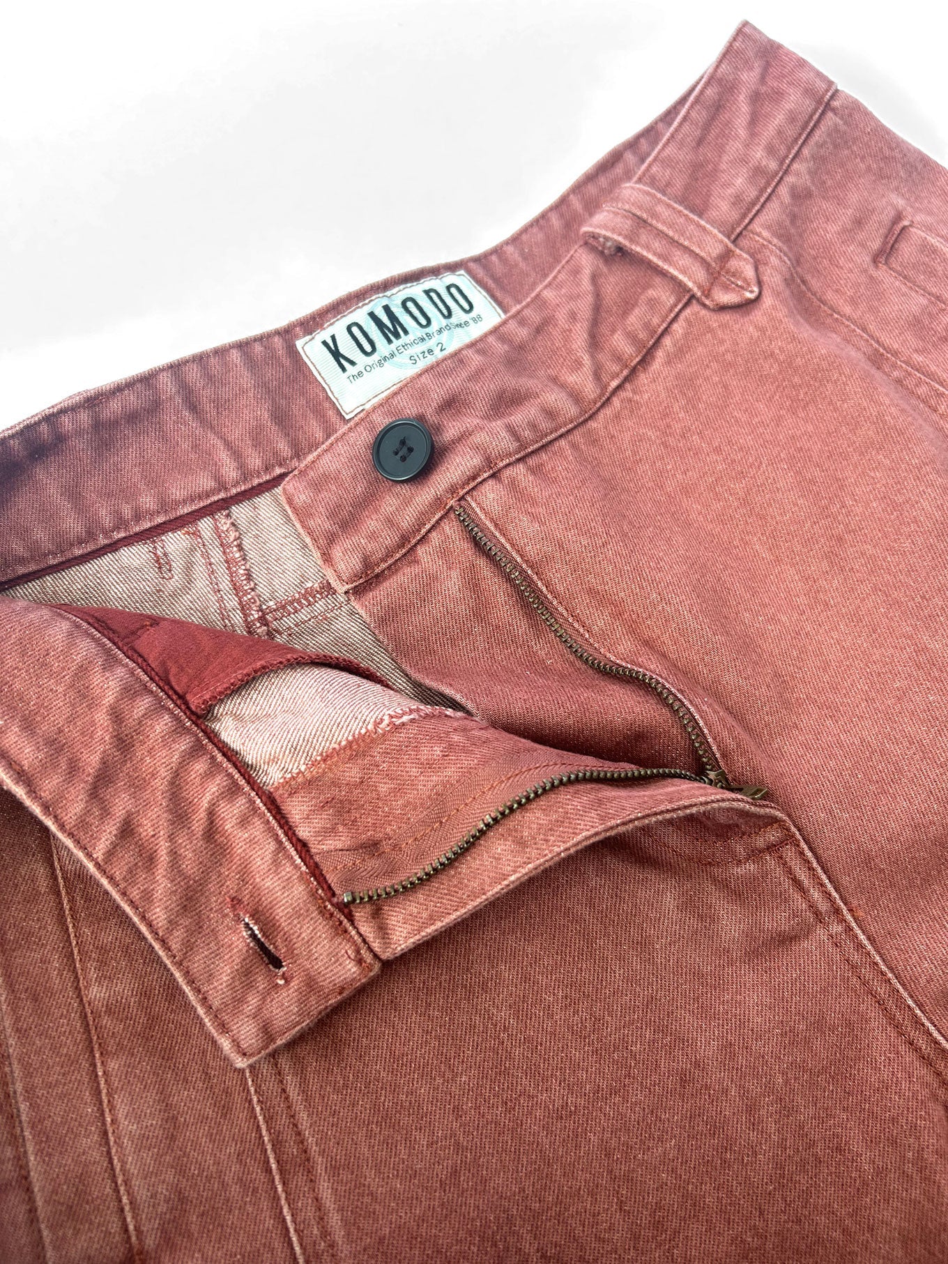 Broek Yaka Red Wash