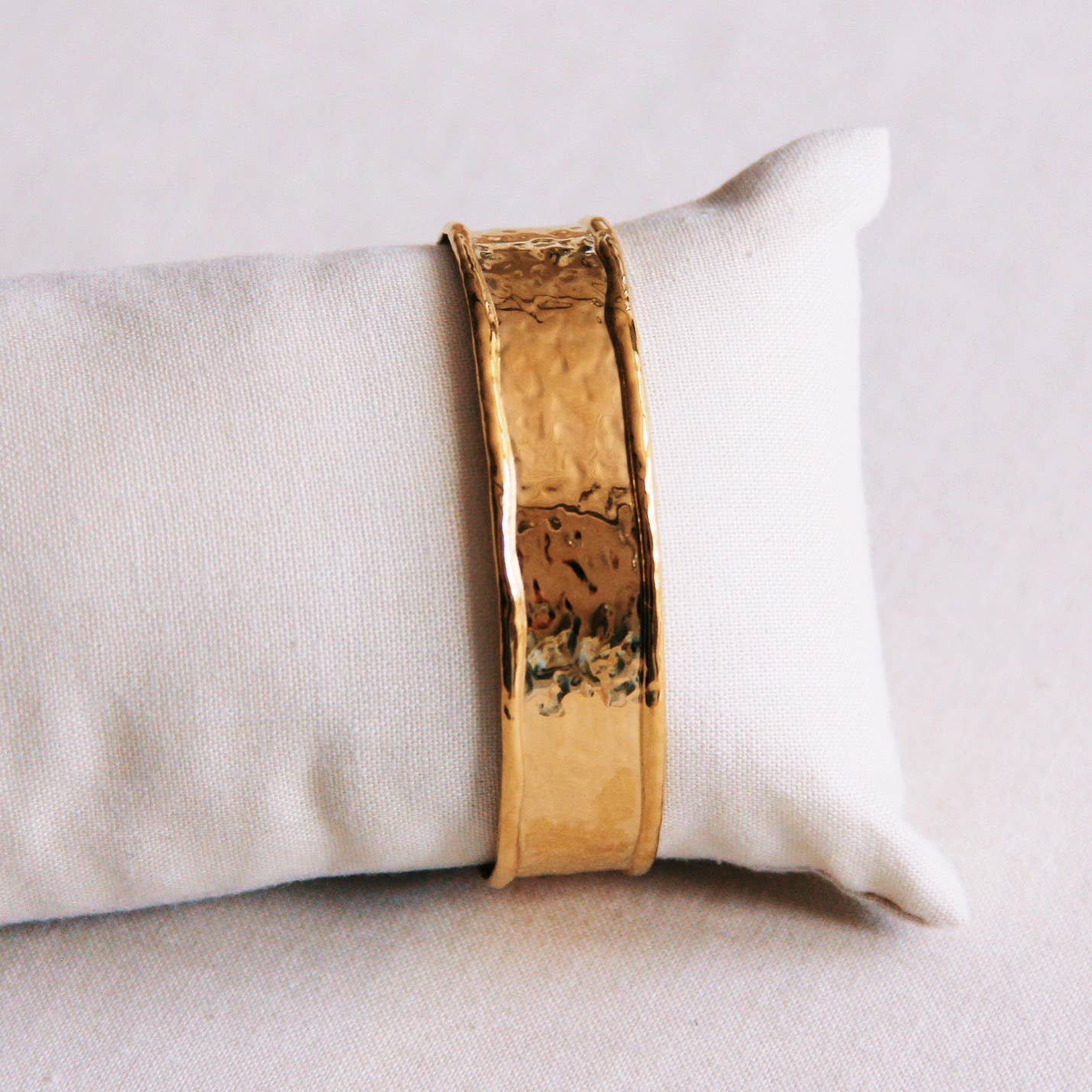 Bangle Wide Dented - Goud